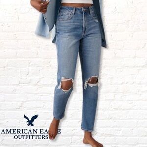 American Eagle AE High Rise Mom Jeans Ripped Knees Size 2 Regular Medium Wash